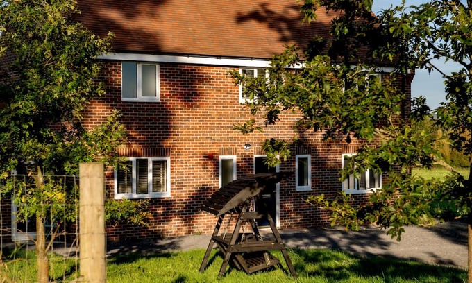 Blandford Forum Apartamento | HAMBLEDON HILL COTTAGE - UNIQUE STAY | SLEEPS 6 | PETS ALLOWED | HOT TUB | BBQ | PATIO | WI-FI
