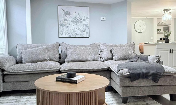 Pawtucket Casa | Contemporary Apartment- Prime Location to MBTA