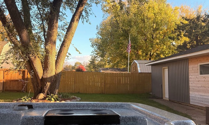 Faribault Casa | Modern near 3BR w/Hot Tub + Arcades, 2 mi to Shattuck-1.5 mi to Hospital