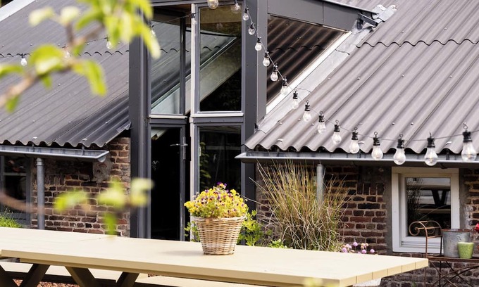 Eijsden Cama Y Desayuno | Attractive and luxurious farmhouse for groups! A 5-minute drive from the heart of Maastricht