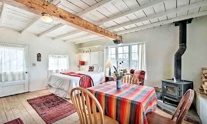 San Cristobal Casa | Cozy Cabin Suite with Orchard Views near Taos, New Mexico