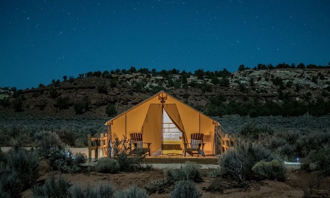Kanab Alquiler De RV | Safari Tent Adventure in Kanab, Utah: A Unique Glamping Experience