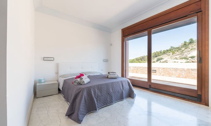 Province of Cagliari Casa | Casa de vacaciones 'Lovely View By Sery' con vistas al mar, Wi-Fi y aire acondicionado