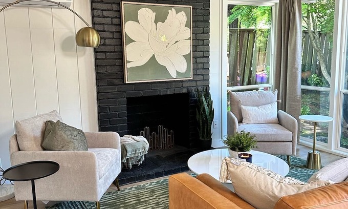 Tamalpais-Homestead Valley Casa | Private MCM Sanctuary