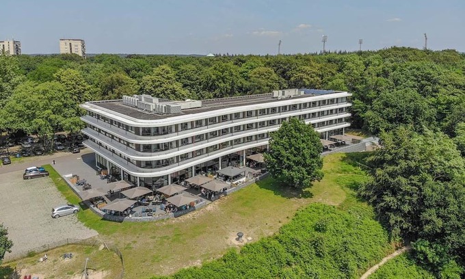 Wageningen Casa | Tranquil Stay w/ Wellness Amenities & Scenic Views | Onsite Dining