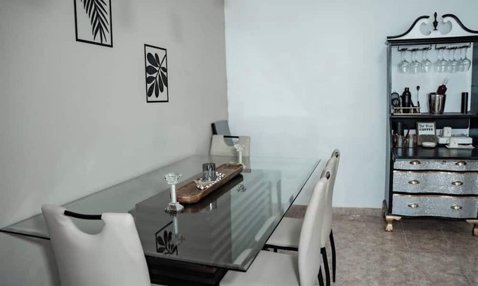 Catano Apartamento | Lovely 4-BR/3BA w. 2 King Beds in Fun Catano w. AC, WiFi, Ferry to Old San Juan