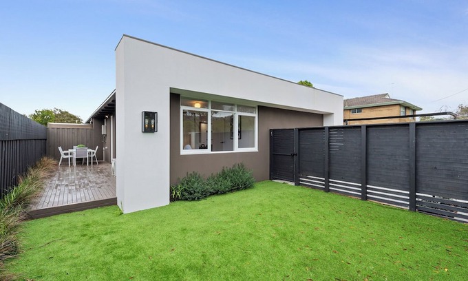 Dromana Villa | Proton Beach Villa 1 by Ready Set Stay