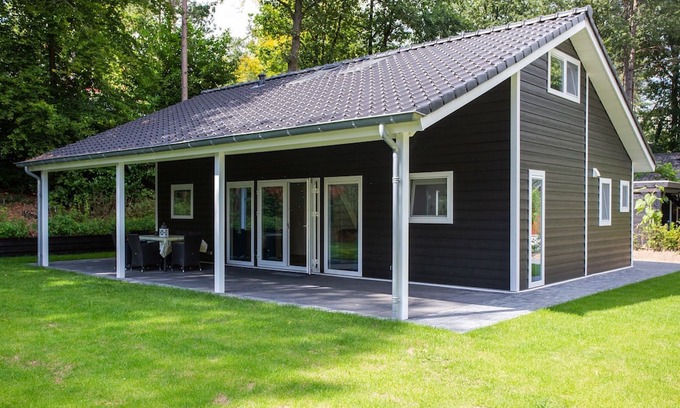 Municipality of Rhenen Casa | Holiday home with covered terrace in Rhenen