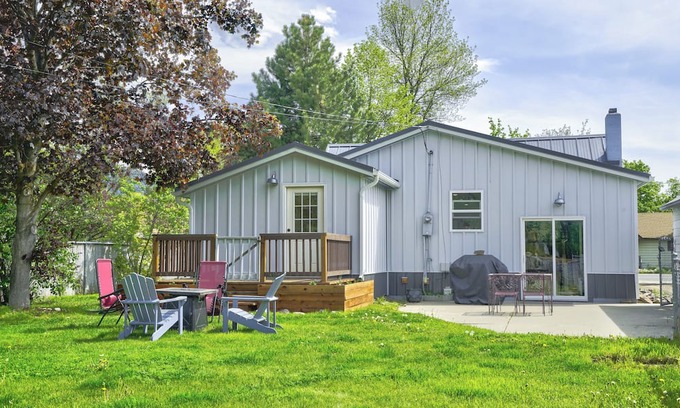 Franklin to the Fort Apartamento | Lovely New Studio WiFi, Fenced Yard, Washer Dryer, Private Parking in Missoula