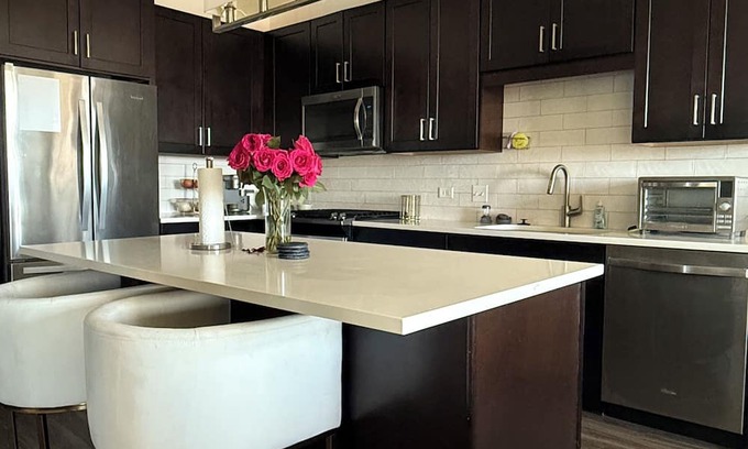 La Grange Apartamento | Modern, 1-bedroom apartment in La Grange with AC, fitness room, WiFi