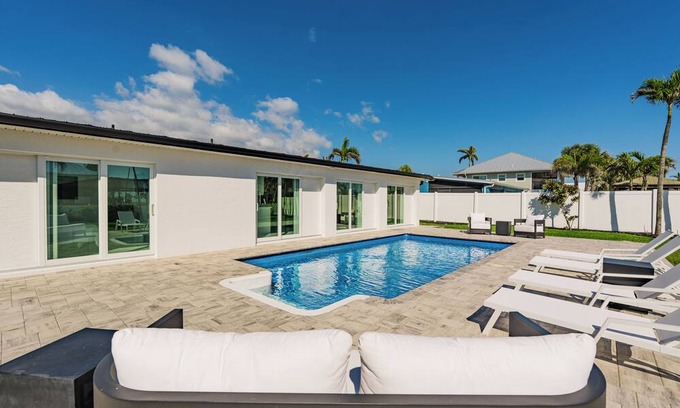 Laguna Shores Casa | Casa Bianca 🌞 Charming Pet-Friendly Home w/ Pool Near Times Square