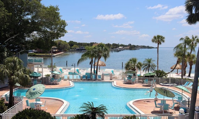 Pinellas Point Casa | Coastal Retreat Near Pier Aquarium, Maximo Park, & Scenic Ambiance