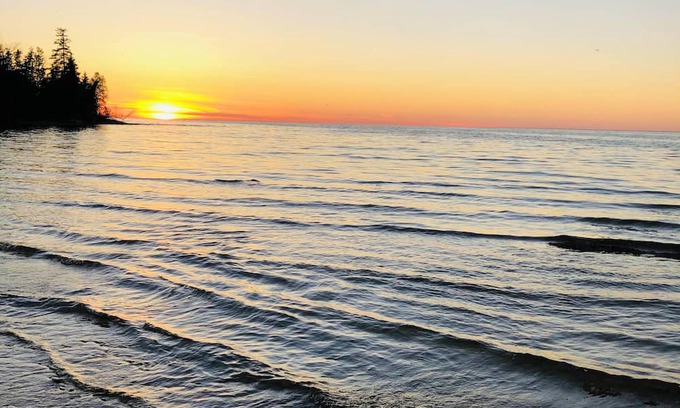 Carp Lake Casa | Private and secluded lakefront 15 minutes from Mackinaw City - Carp Lake