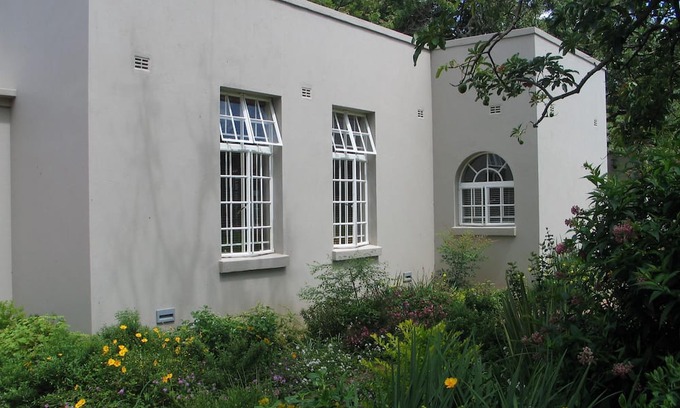Harare Apartamento | Chic studio nestled in a lovely garden with pool - 2254