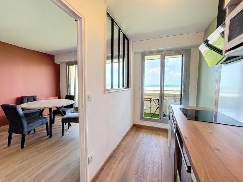 Lion-sur-Mer Apartamento | Appartement face mer, avec accès direct à la plage