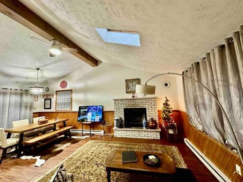 Albrightsville Casa | Family Mountain Retreat