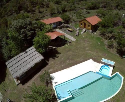 Departamento Calamuchita Chalet De Esquí | Pueblo Rancho, cabaña con pileta