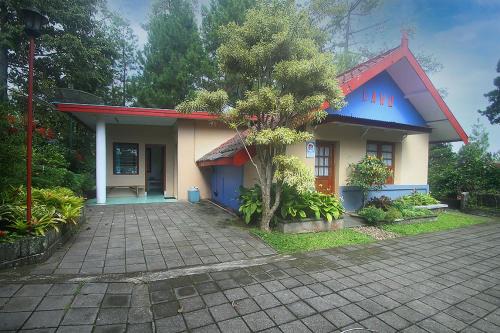 Ambarawa Villa | Hotel Villa Rawa Pening Pratama by Aparian